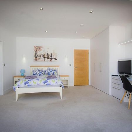 Allen Ridge Hythe  Luaran gambar