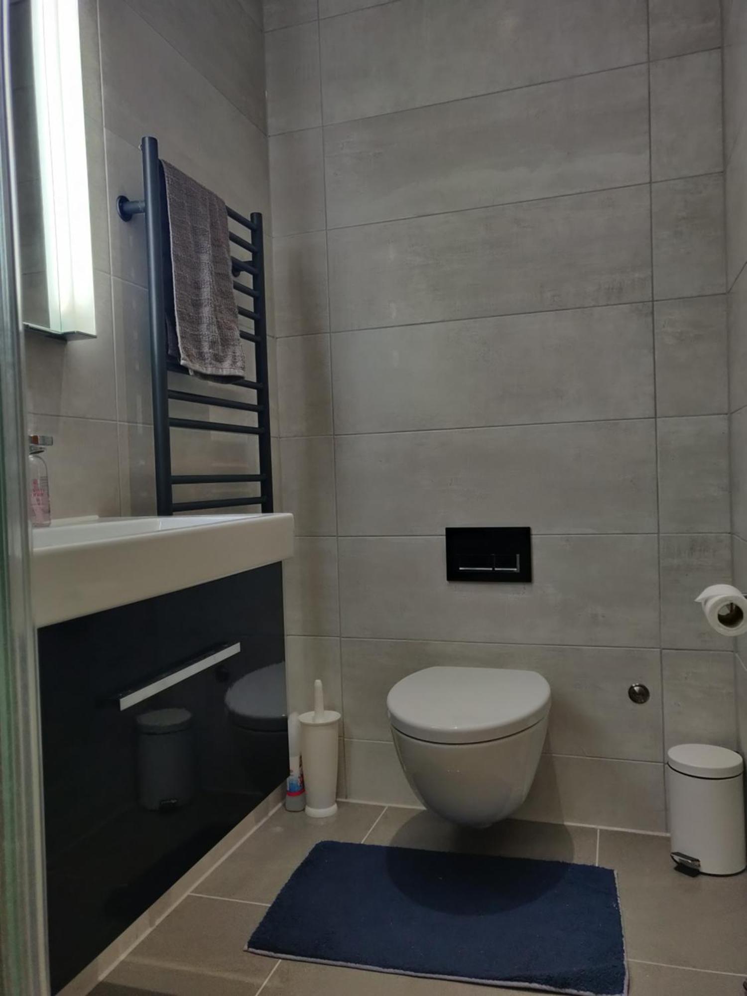 Allen Ridge Hythe  Bilik gambar